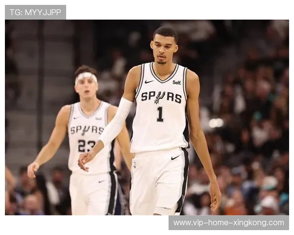 马刺赢的不止一场球：战术成熟＋心态升级双管齐下